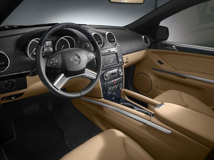 Mercedes-Benz GL350 CDI 4Matic 2010 года  (фото 4 из 4)